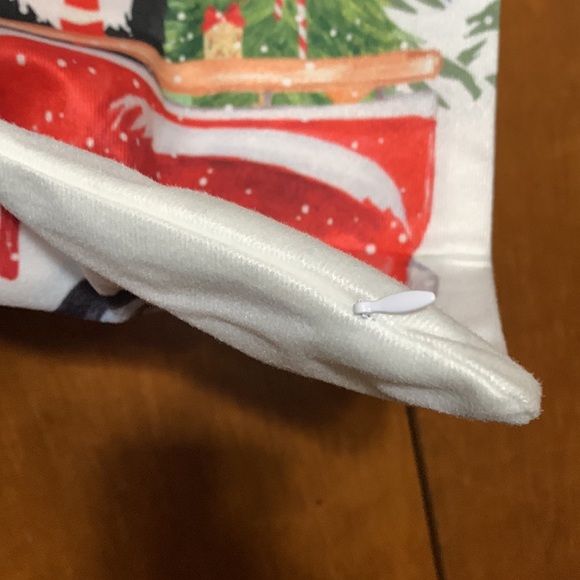 EMVENCY- Merry Pawmas - Pillowcase Cover with zipper - Picture 4 of 5